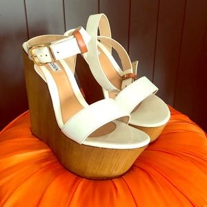 Steve madden strappy sandals